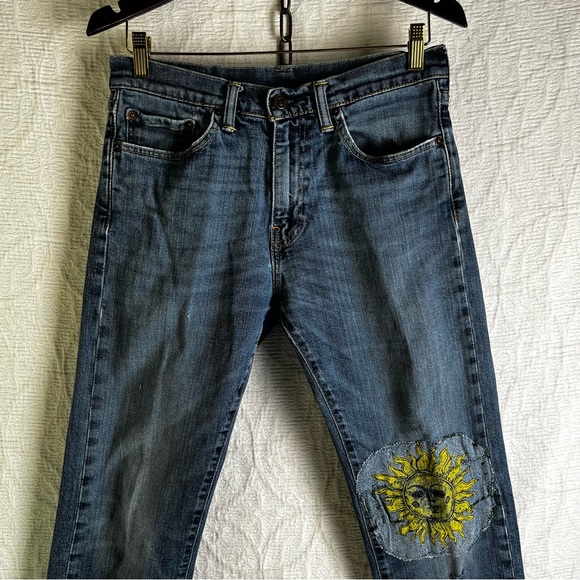 Levis 505 Jeans Mens 30x30 Blue Denim Cotton Classic Zip Fly Sun Patch On Knee - Picture 2 of 16